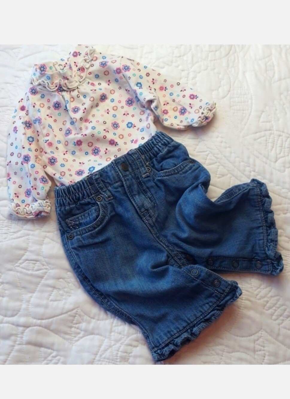 * Children's Place Floral Print Baby Girl Bodysuit and Denim Jeans, 0-3 months